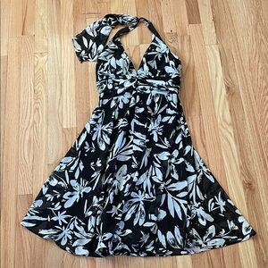 White House Black Market Floral Halter Dress Womens 4 Black White A Line